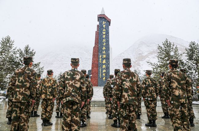 甘肅武警改革動態(tài)，變革中的力量，展現(xiàn)自信與成就，注，標(biāo)題簡潔明了，突出了甘肅武警的改革動態(tài)和力量展現(xiàn)，同時傳達(dá)出自信和成就感的情緒。