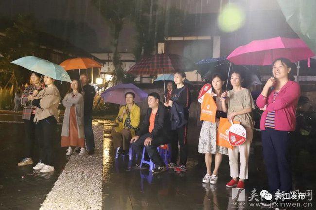 演員杜娟，演藝之路的閃耀之星