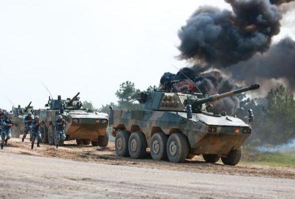 熱血主要演員及其所使用的高科技產(chǎn)品介紹文案標題，熱血明星的高科技裝備展示