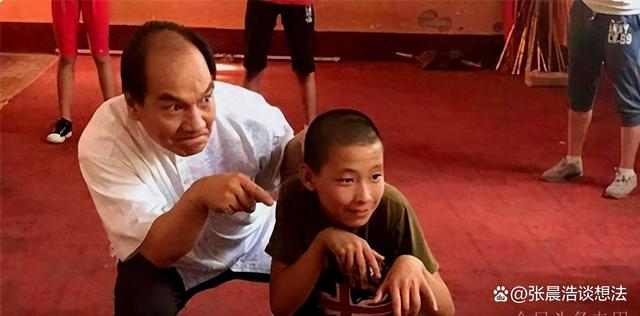 演員孟耿,演員孟耿，小巷深處的秘密美食之旅