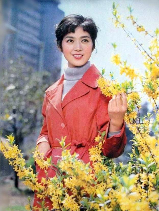 三個字男明星的魅力風(fēng)暴，魅力四射，無人能擋！