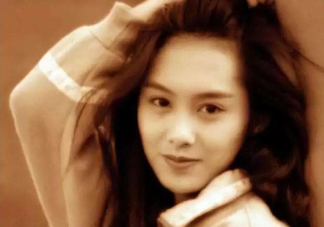 90年代港臺(tái)女明星，璀璨星辰照亮?xí)r代舞臺(tái)的光輝記憶