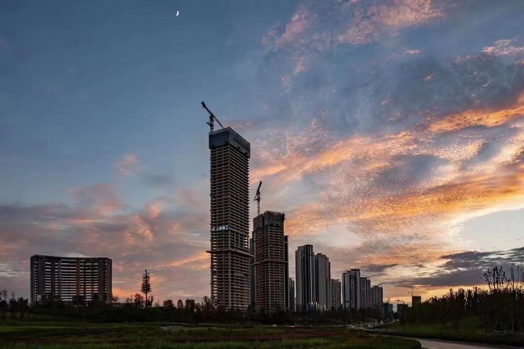 西安恒大文旅城最新動態(tài)揭秘，巷弄美食奇遇之旅