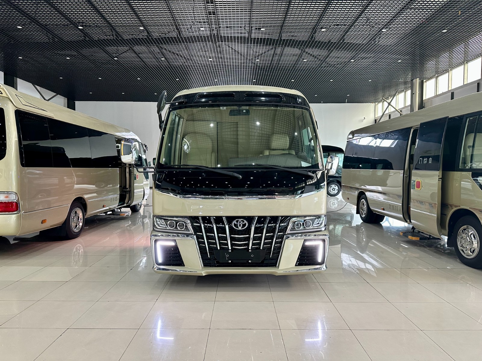 豐田考斯特商務(wù)車7座價格,豐田考斯特商務(wù)車7座，科技重塑商務(wù)出行，尊享前沿體驗(yàn)