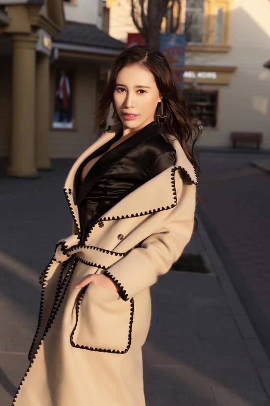 演員于婭，演藝之路的閃耀之星