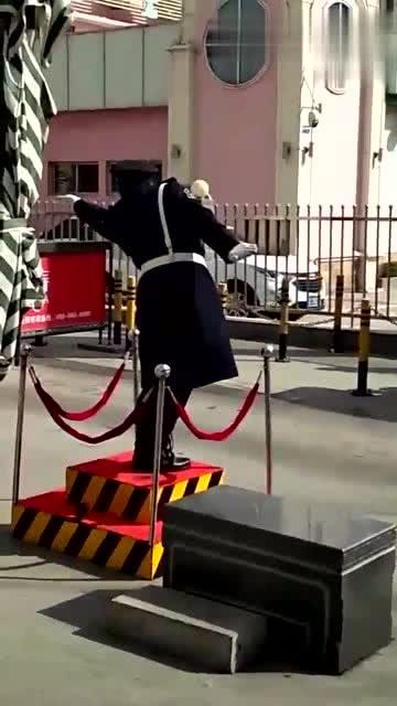 最新交通指揮動作視頻，掌握交通安全，從我做起行動！