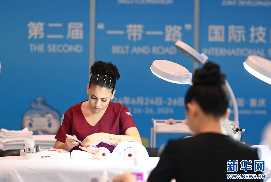 國際美容比賽，自然美景中的心靈之旅與內(nèi)心平和之美的探尋