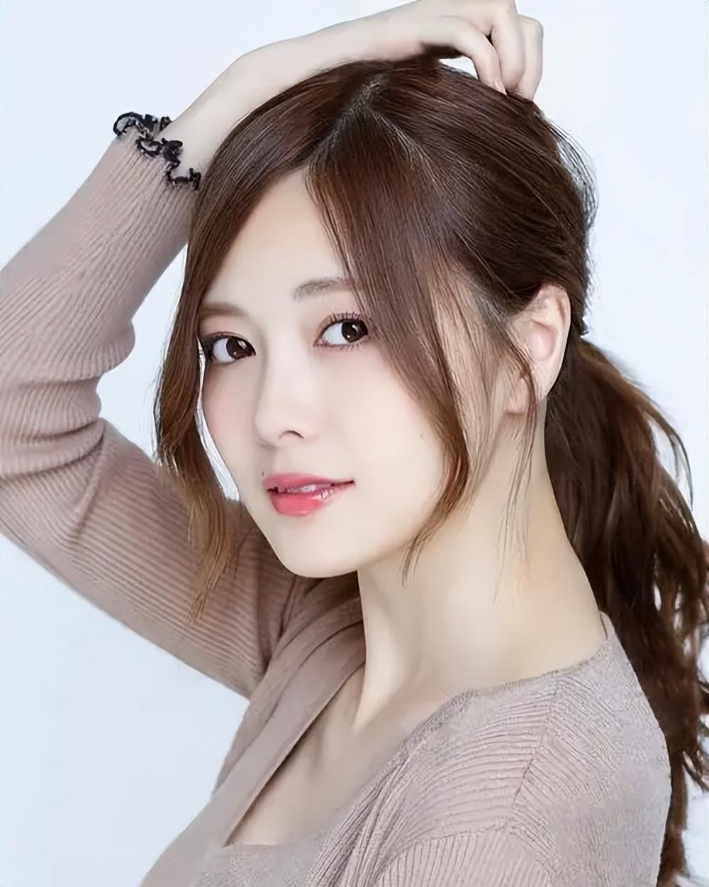 日本最炙手可熱的女演員，影視界的璀璨之星