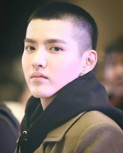 度男明星,度男明星，從舞臺到人生，如何用學(xué)習變化塑造自信與成就