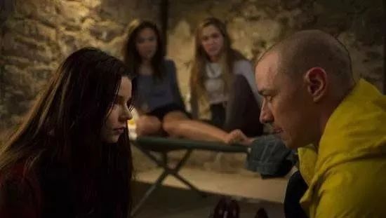 NC-17級電影的深度探討，內(nèi)容與影響探究