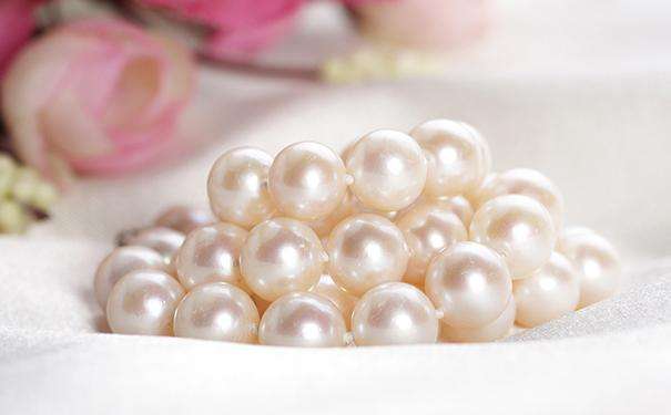 真珍珠的價(jià)格，歷史背景與現(xiàn)代地位的探究