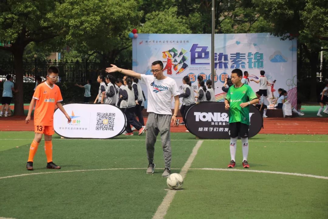 小巷獨(dú)特風(fēng)味小店的激烈比賽開啟！