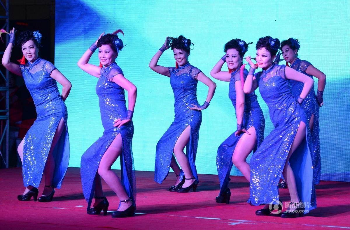 最新廣場(chǎng)舞熱辣情韻,最新廣場(chǎng)舞熱辣情韻，小巷深處的舞蹈天堂