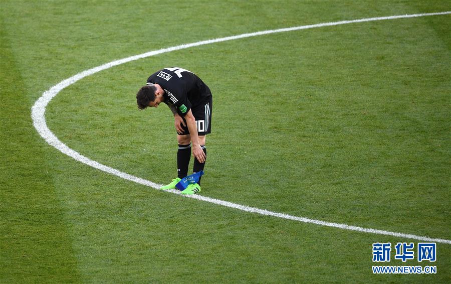 16日足球比賽，熱血沸騰的賽場(chǎng)瞬間紀(jì)實(shí)