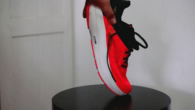 腳心新動(dòng)態(tài)揭秘，時(shí)尚潮流下的腳部健康關(guān)注焦點(diǎn)