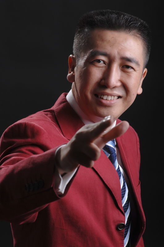 李踐新視頻，科技潮流引領(lǐng)，重塑生活體驗(yàn)之旅