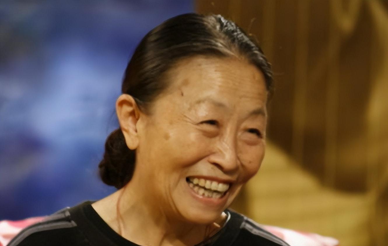 張少華兒子引領(lǐng)科技潮流，體驗前沿科技產(chǎn)品的魅力