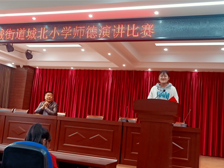 鮑流明新動態(tài)，與自然美景的親密旅行，探尋內(nèi)心平和之旅