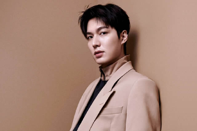 韓國(guó)帥哥明星引領(lǐng)科技潮流，十大魅力男星的高科技產(chǎn)品體驗(yàn)之旅