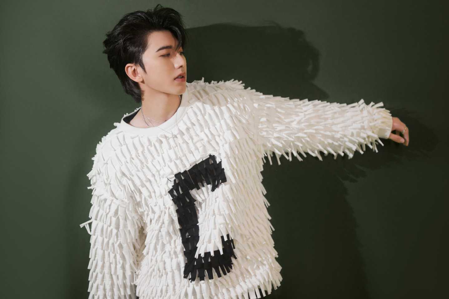 蔡徐坤新歌發(fā)布，音樂風暴再次席卷而來