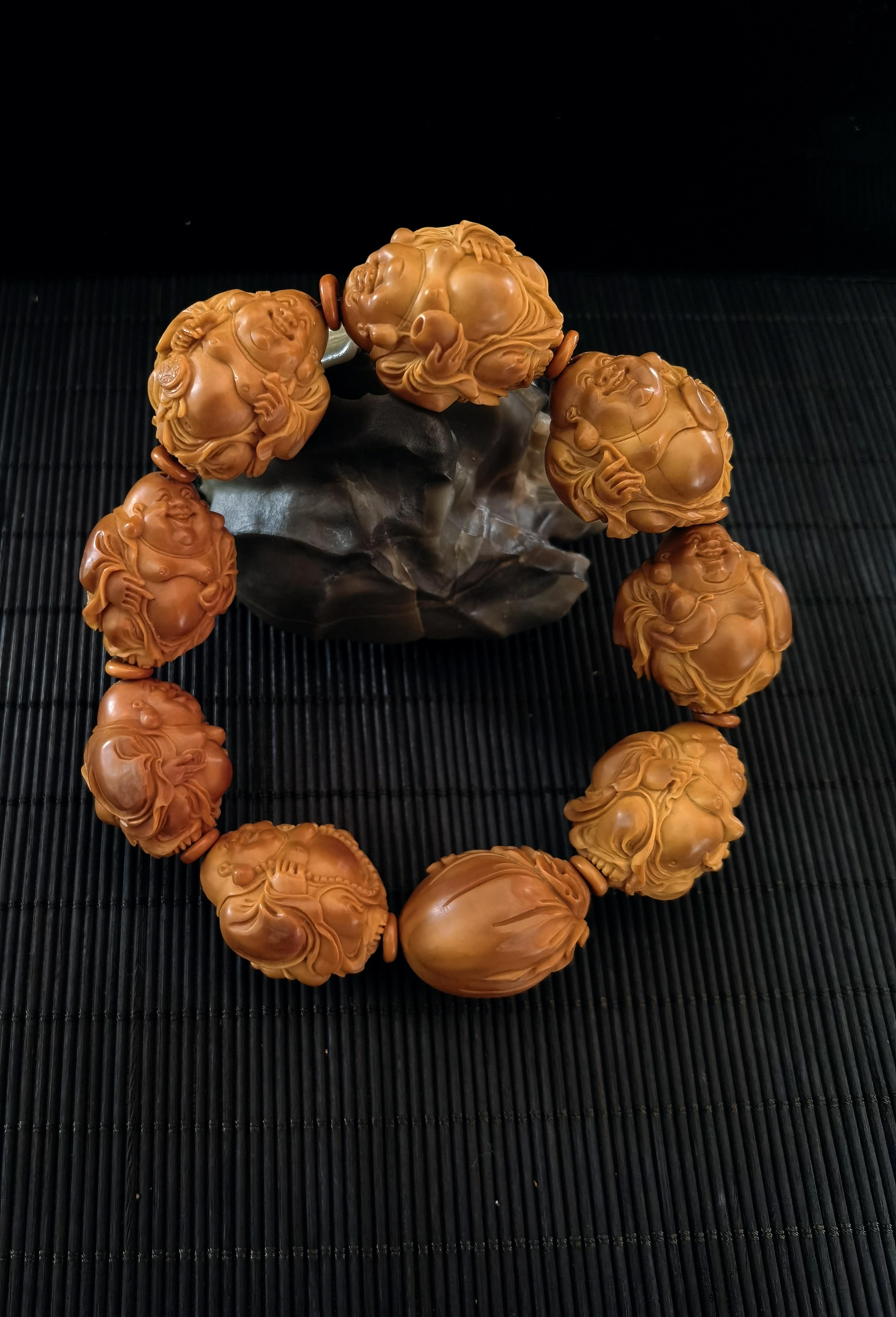 核雕行情揭秘，巷弄深處的雕刻藝術(shù)之旅