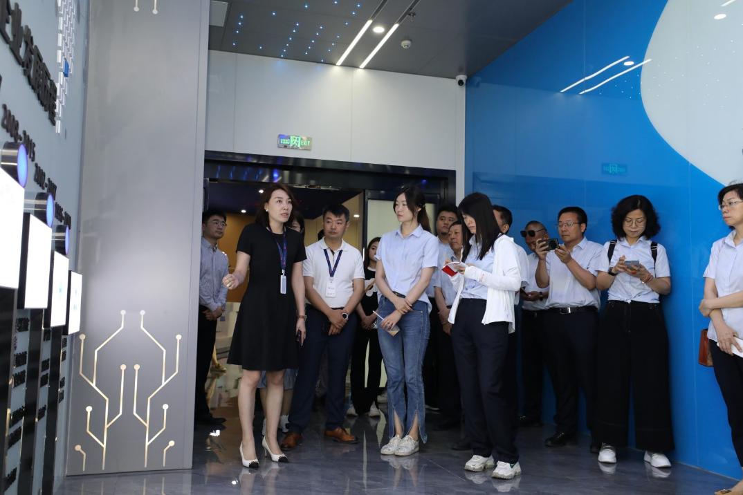 啟明星辰引領(lǐng)智能生活新篇章，高科技產(chǎn)品點(diǎn)亮未來之路