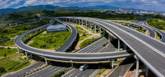 建金高速最新進展與路上的暖心故事