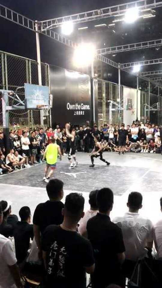 街球王比賽，小巷熱血籃球盛宴與特色小店探秘