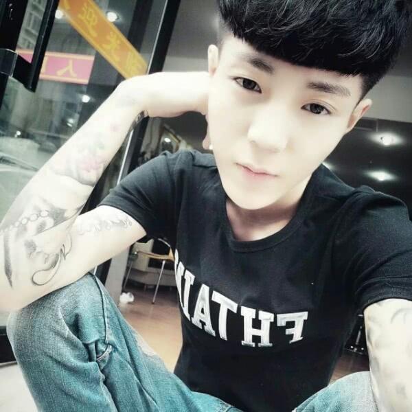 陳山最新動態(tài)，時代浪潮中的矚目焦點人物