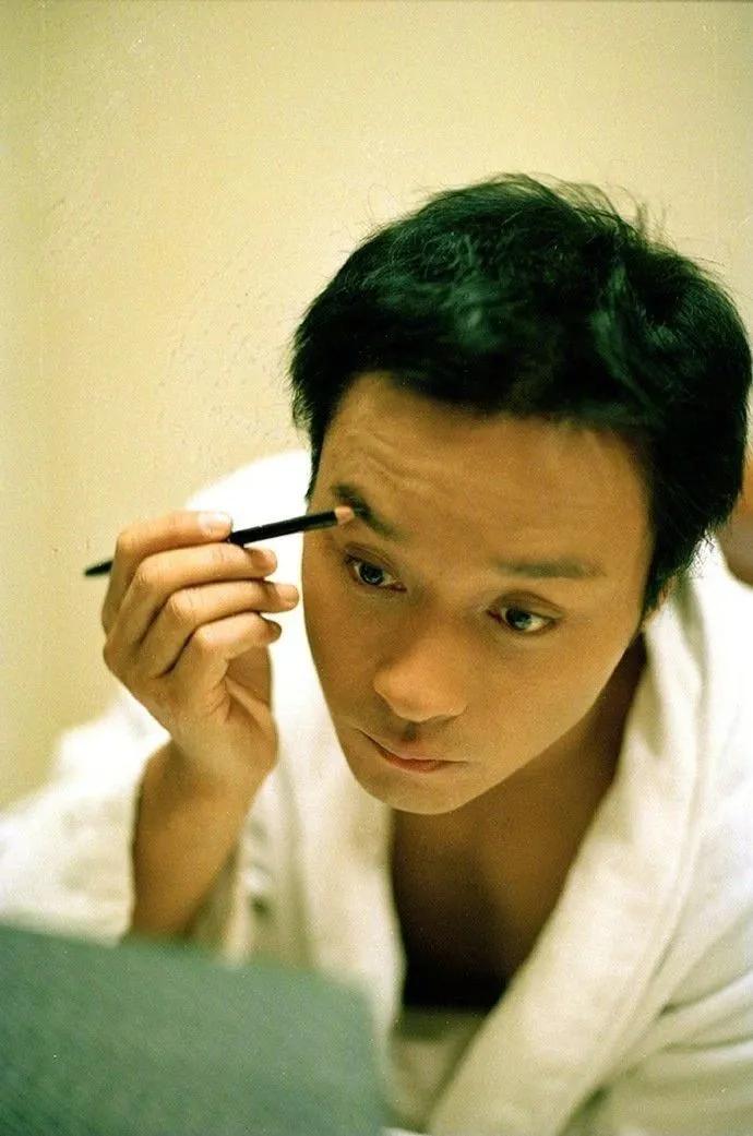 90年代男明星，璀璨星辰的輝煌歲月回顧