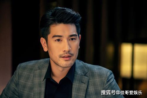 明星借，時代璀璨星光照亮者