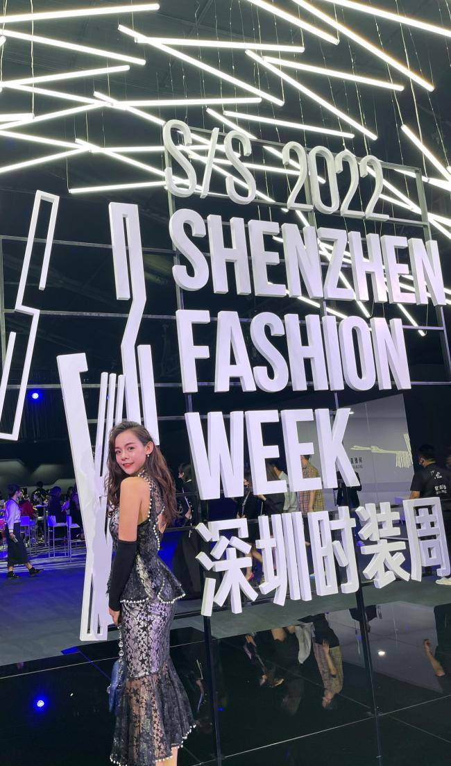 演員張威威，星光璀璨，時(shí)代之聲