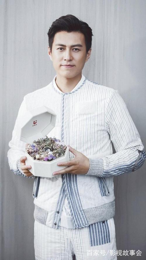 ??明星靳，閃耀之光，魅力無限