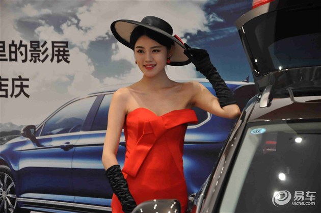 美女模特電影，時(shí)尚背后的勵(lì)志故事與自信成長(zhǎng)啟示