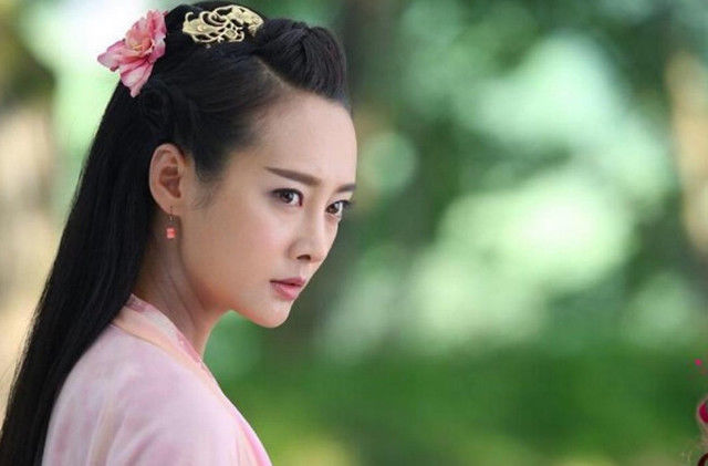 霓漫天演員的成長(zhǎng)之路，變化、學(xué)習(xí)與自信的力量