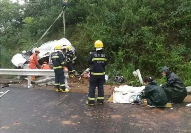 四川車禍最新動態(tài)，科技助力安全，智能守護(hù)未來