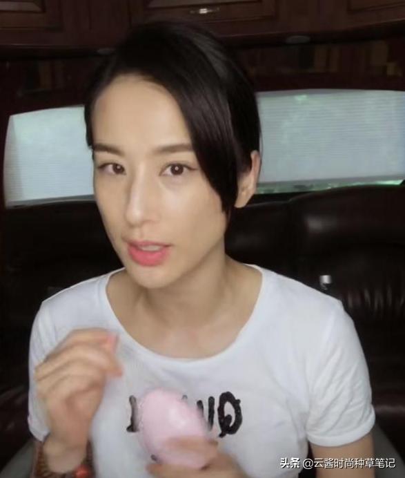 香奈兒護(hù)手霜專(zhuān)柜價(jià)格揭秘，變化、學(xué)習(xí)與自信的力量展現(xiàn)