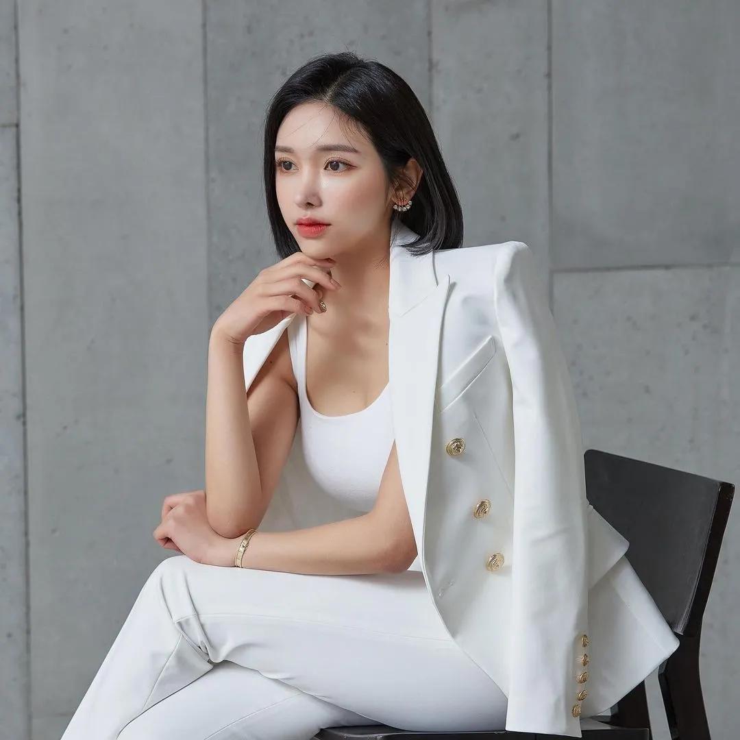 多維度視角下的女優(yōu)最新大全觀點(diǎn)闡述