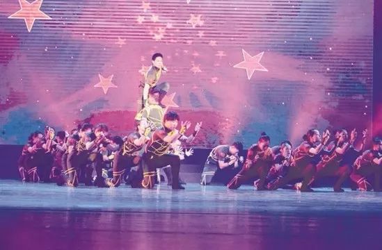 最新演出節(jié)目，深度觀點(diǎn)闡述與精彩呈現(xiàn)