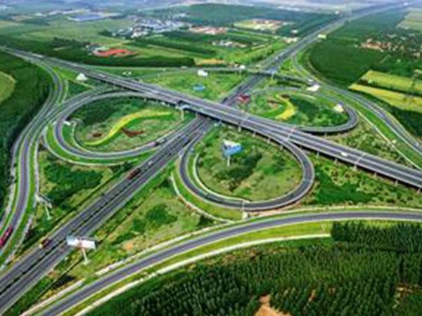 山東高速爆炸最新動態(tài)，力量變革與自信成長的旅程