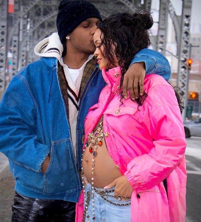 雷哈娜最新,雷哈娜的最新日常，愛與陪伴的溫馨時(shí)光