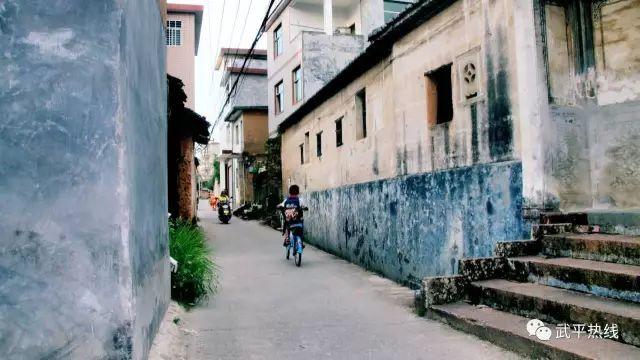 尤李燦最新發(fā)現(xiàn)，小巷中的美食秘密