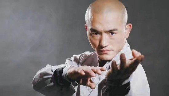 一龍?zhí)綄の湫g(shù)巨星新征程，最新動(dòng)態(tài)揭秘！