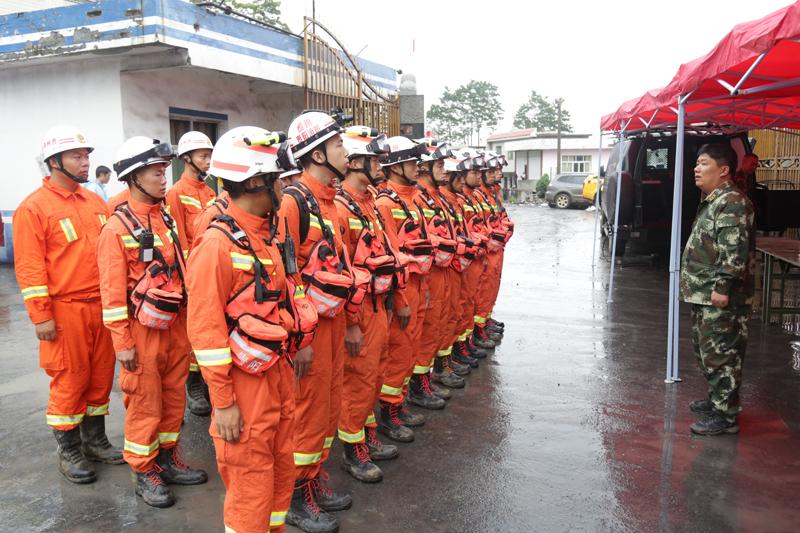 納雍滑坡視頻，滑坡上的快樂時光最新記錄