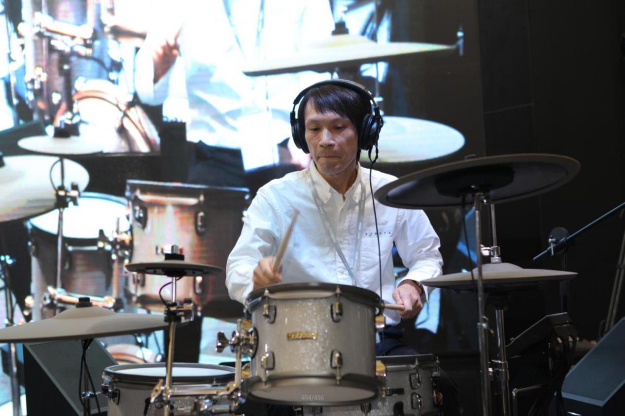 揭秘音樂黑科技，最新電子樂器大放送，不容錯過的音樂創(chuàng)新之旅