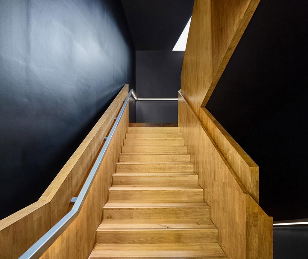 科技重塑家居生活，最新樓梯圖集展現(xiàn)未來(lái)樓梯的無(wú)限魅力