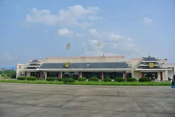 天柱飛機(jī)場最新動(dòng)態(tài)與小巷獨(dú)特小店探秘