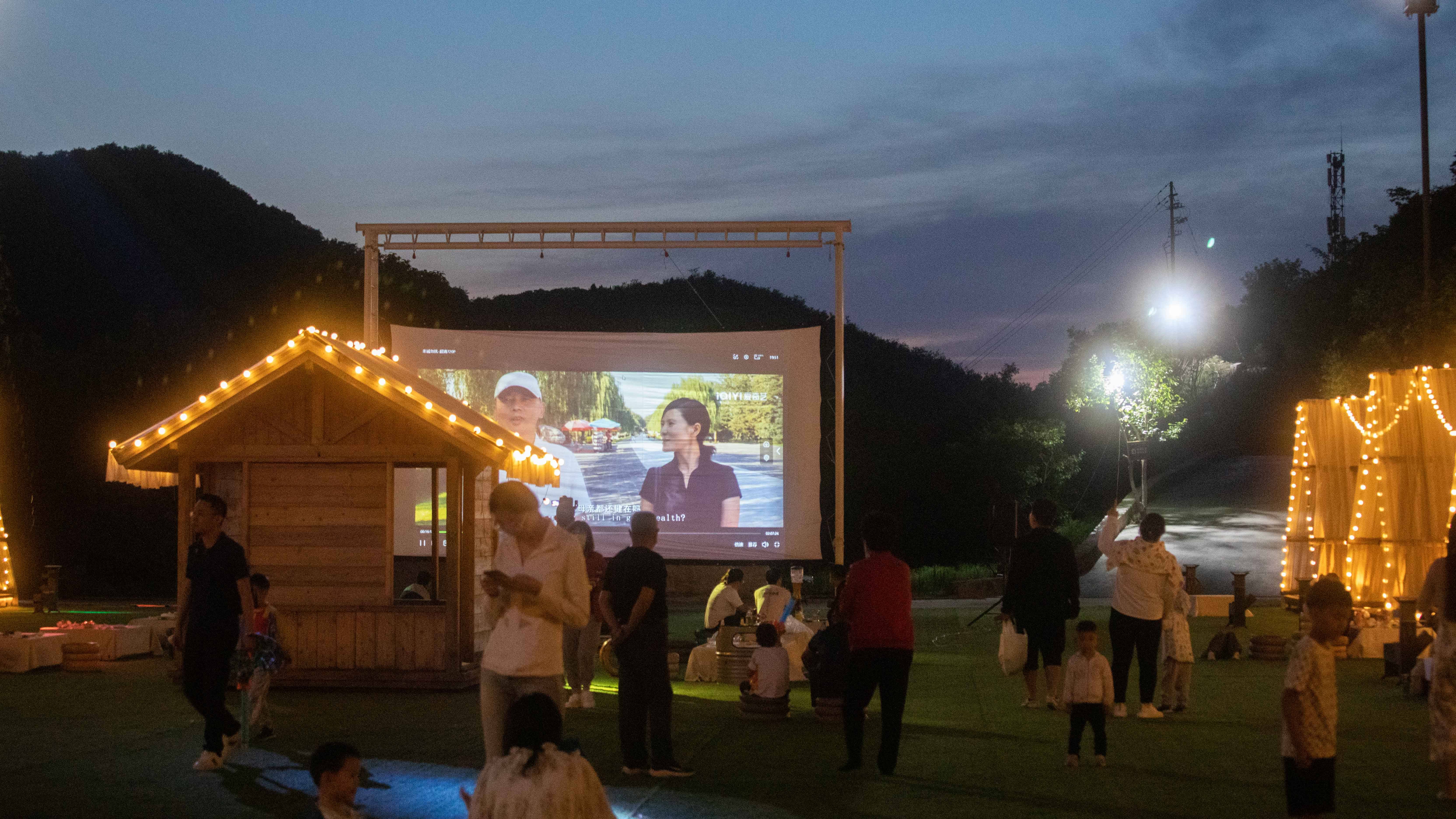 夜夜嚕最新版在線(xiàn)影院，科技引領(lǐng)觀(guān)影革新，塑造未來(lái)生活風(fēng)尚