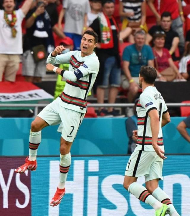 超級(jí)足球之夜最新一期，變化、自信與成就感的交融之夜