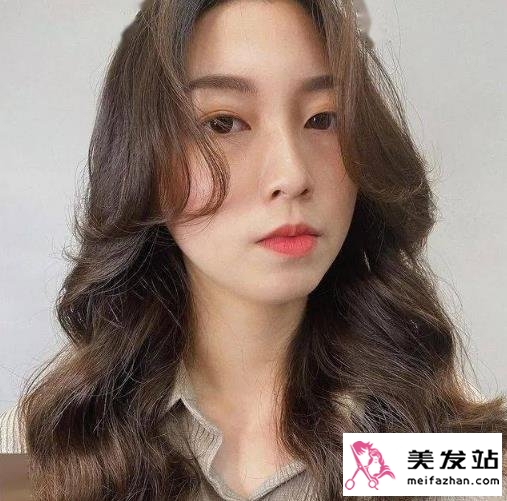 2025女生最新發(fā)型，時(shí)尚造型詳細(xì)步驟指南